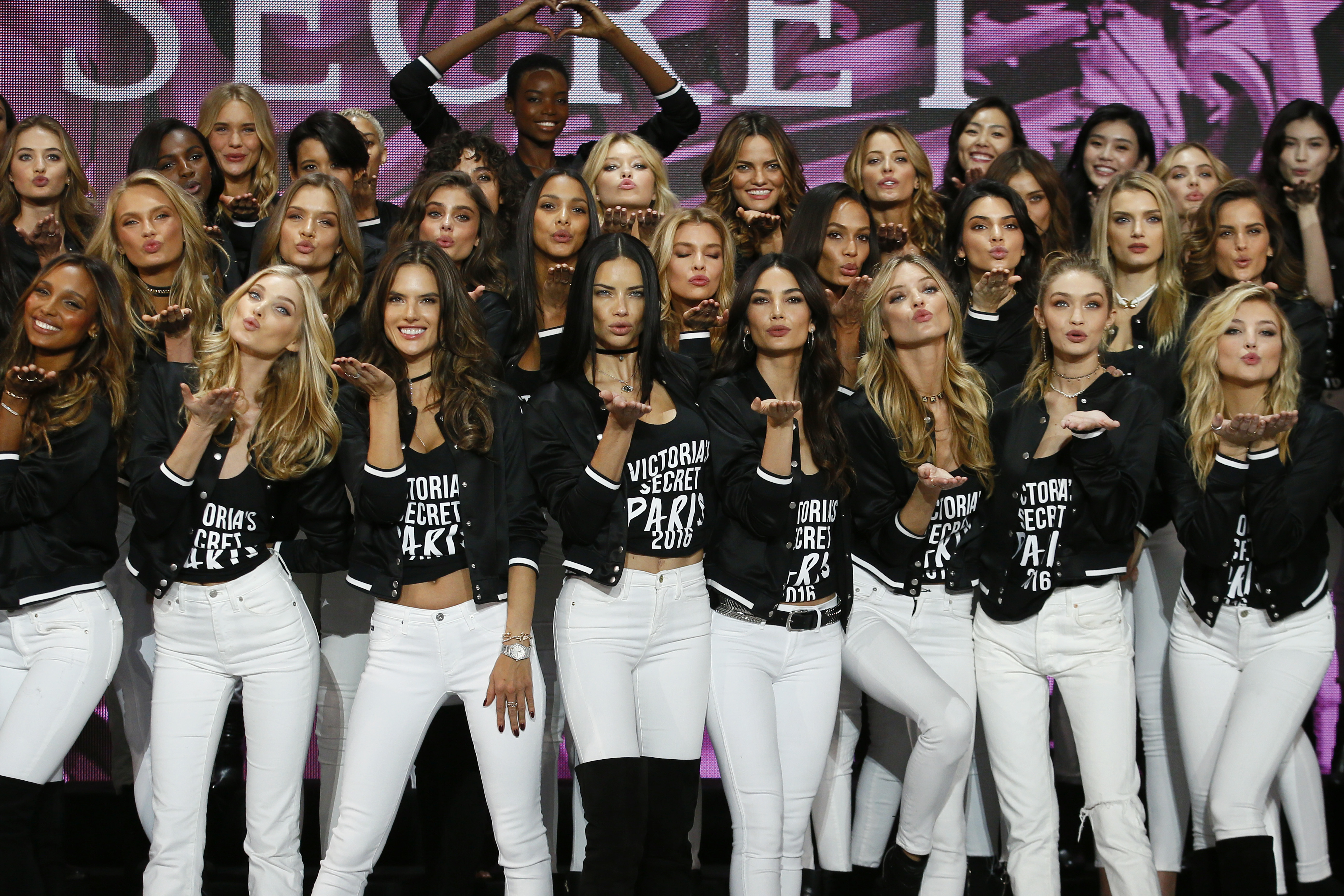 Victoria's Secret Fashion Show 2016 lineup and Fantasy Bra