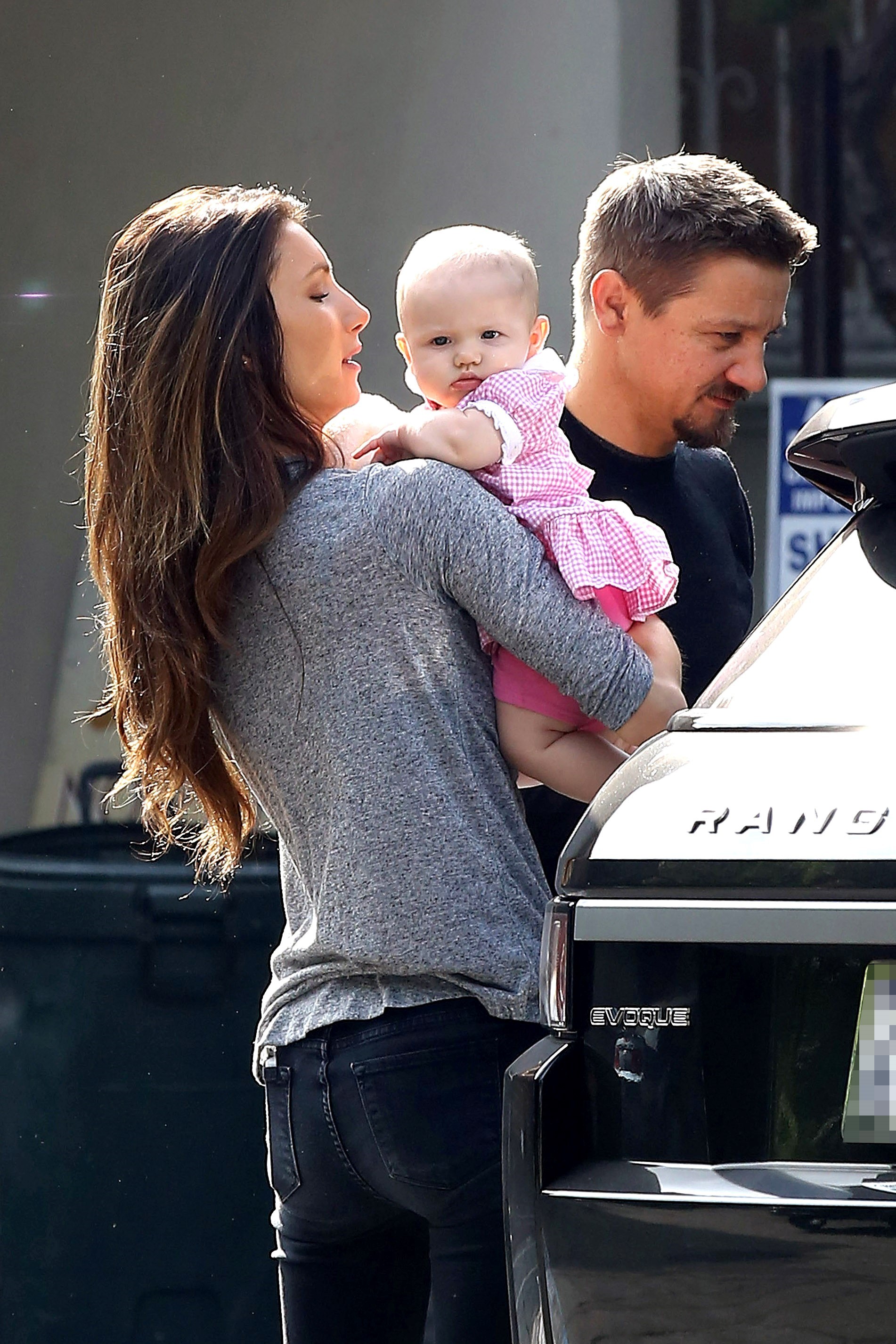 Jeremy Renner's custody battle heats up, plus more news | Gallery |  Wonderwall.com, image size:1902x2853