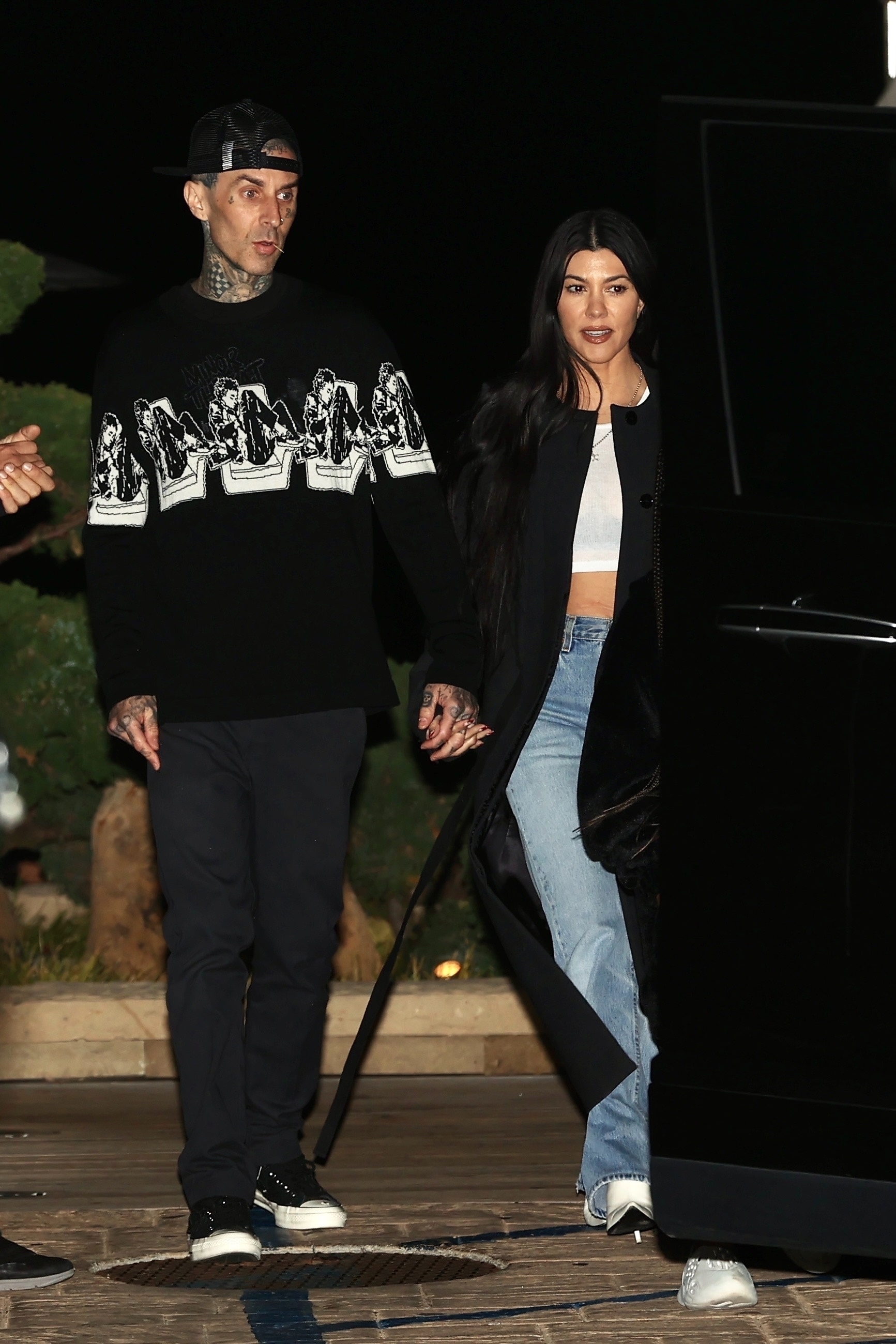 Kourtney Kardashian tattoos Travis Barker as his ex slams their 'weird'  PDA, more news | Gallery | Wonderwall.com, image size:1733x2600