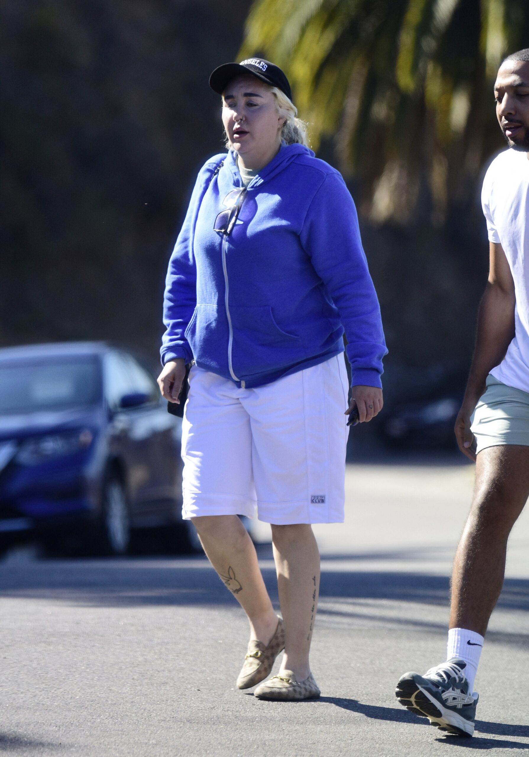 Amanda Bynes leg tattoo