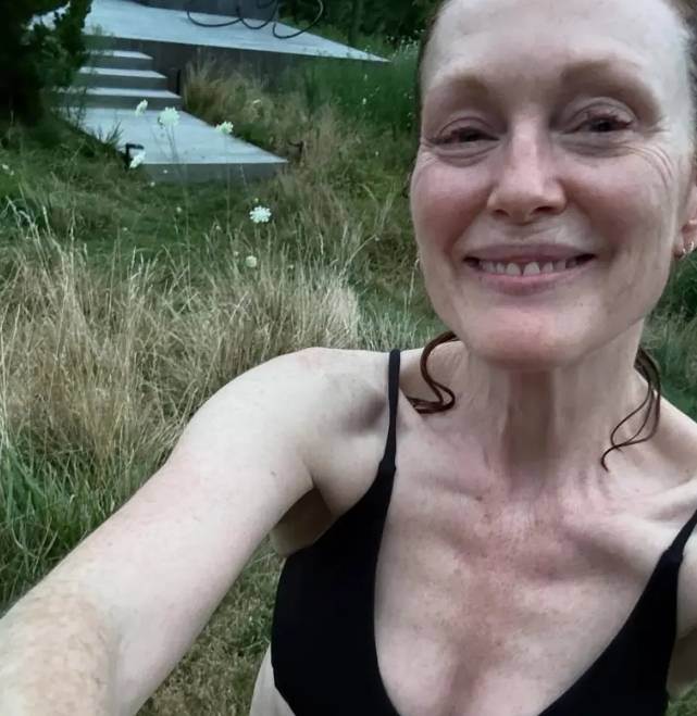 Julianne Moore Goes Makeup-Free