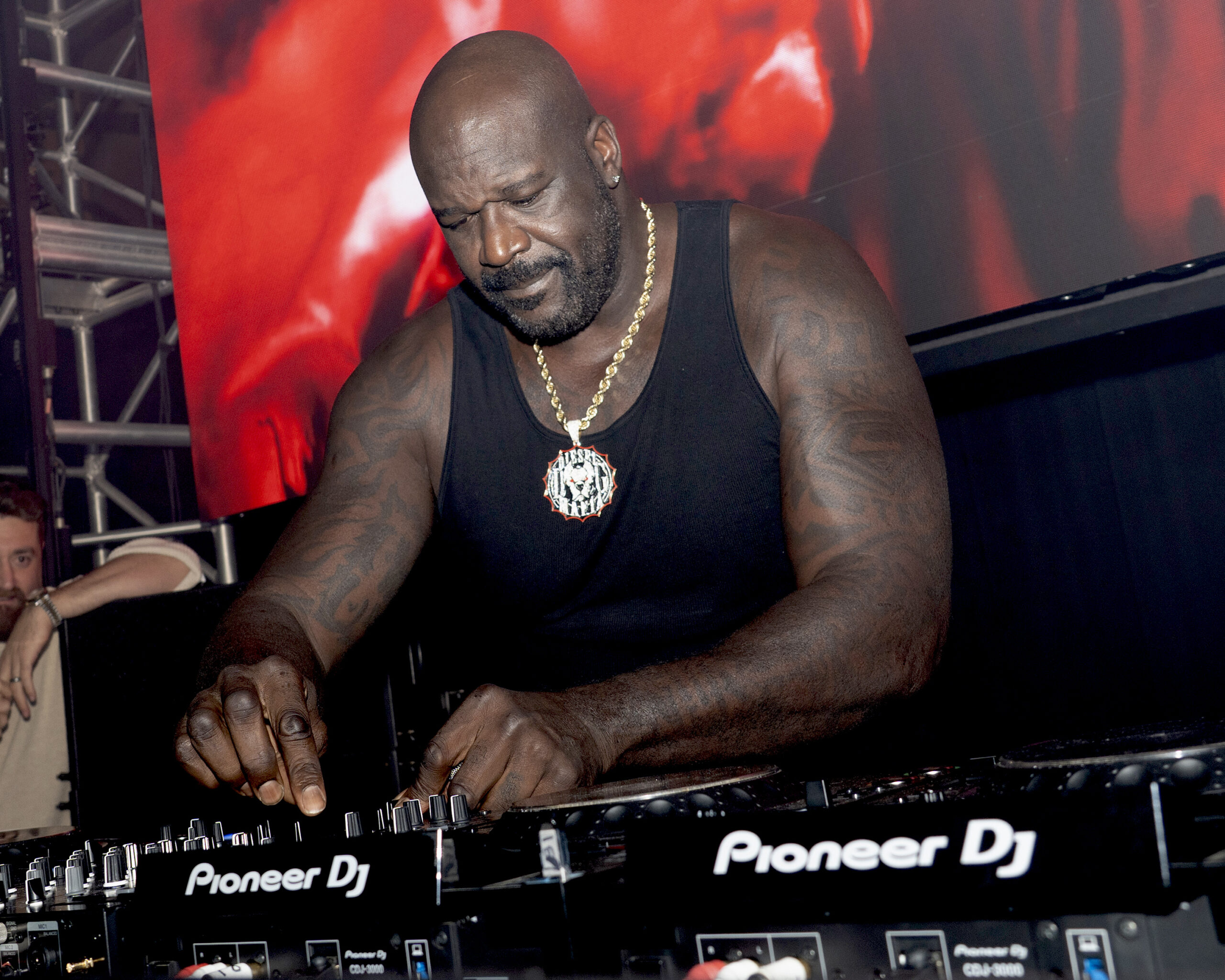Shaquille O'Neal, DJ Diesel